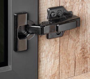 Balama Neagra cu capace metalice